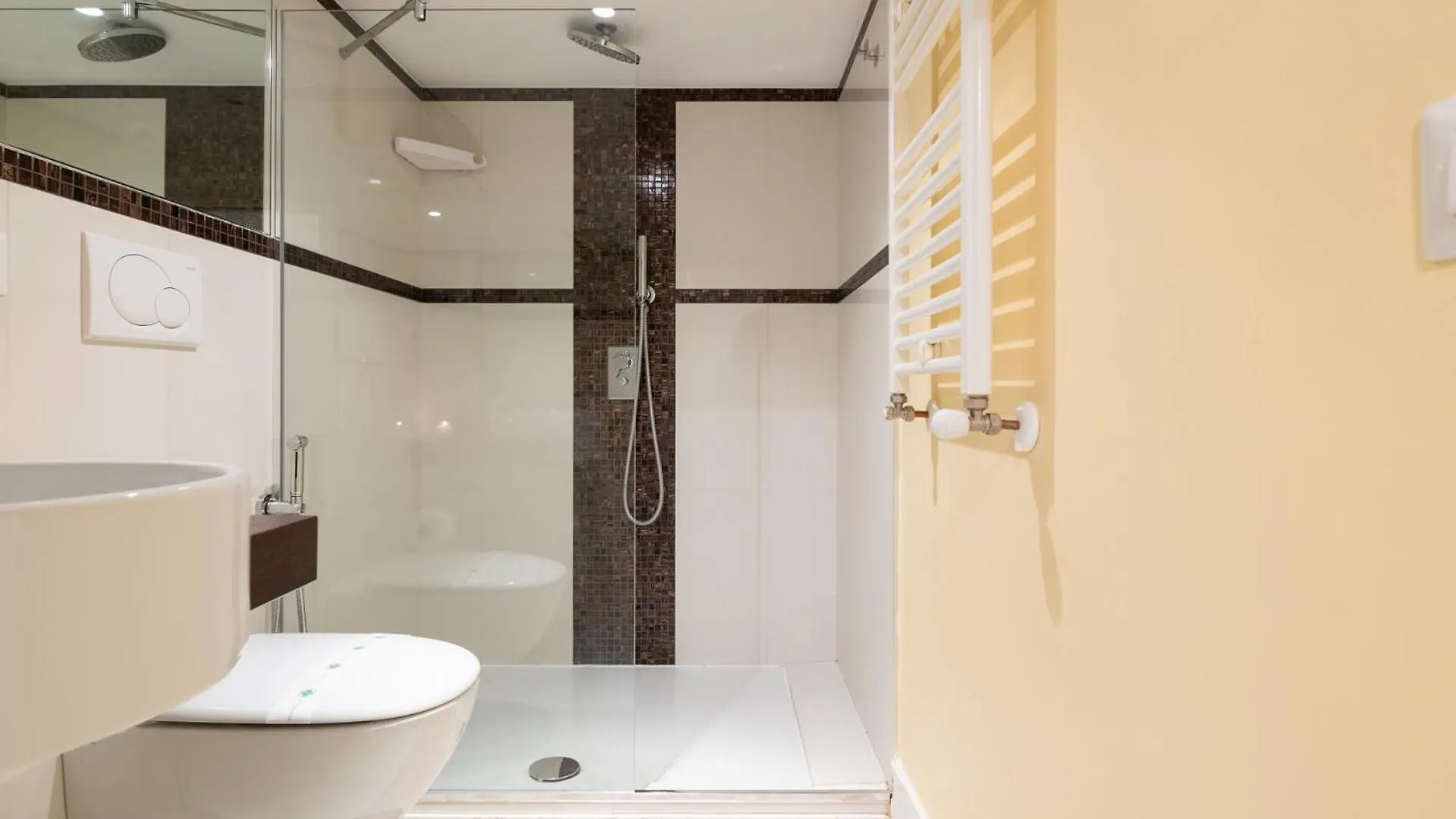 Riccardo Luxury Apartment Bari İtalya